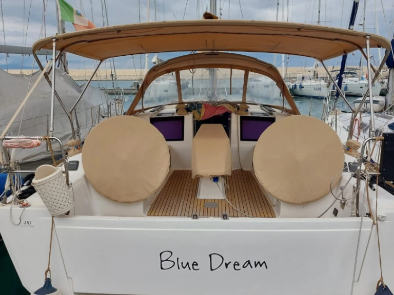 Boat rental Dufour Dufour 410 Grand Large in Lavagna on Samboat
