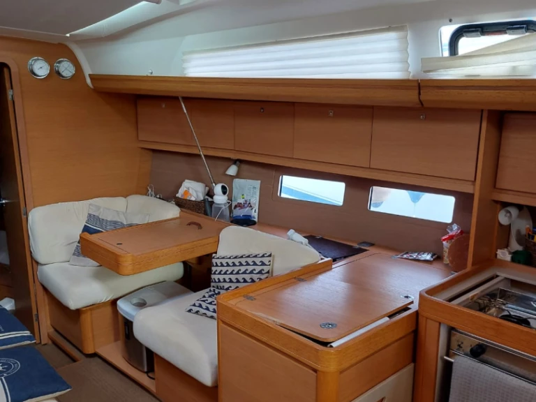 Dufour Dufour 410 Grand Large charter bareboat or captained in  Lavagna