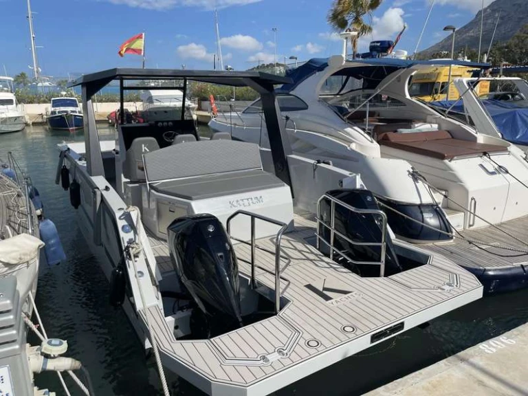 Bareboat Rental Motorboat Kattum with a boat licence