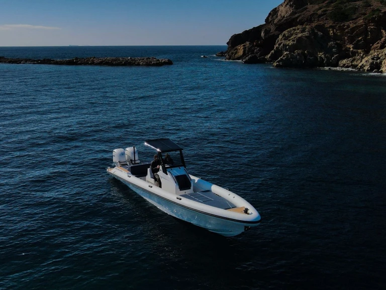 Rock 36 in Marina Aliki on SamBoat