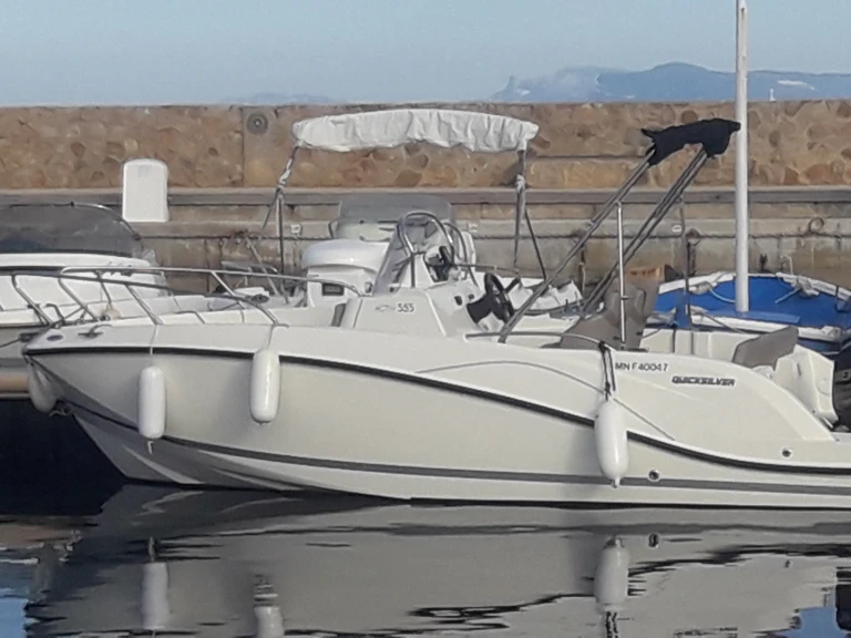 Motorboat rental with or without captain Quicksilver Six-Fours-les-Plages