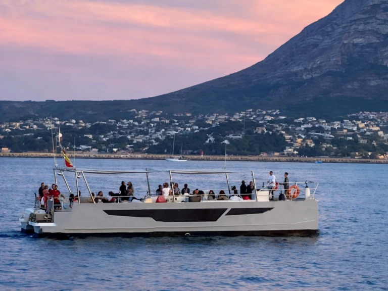 Serenity Catamarán in Puerto Marina Benalmadena on SamBoat