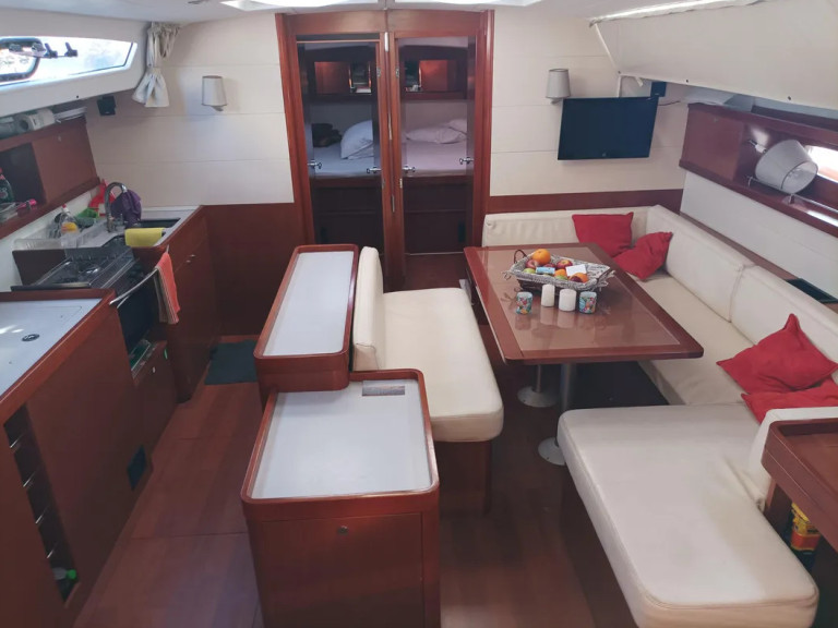 Bénéteau Oceanis 50 Family charter bareboat or captained in  Alimos
