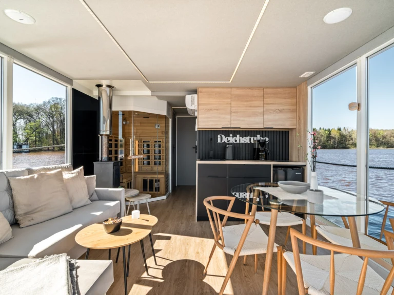 Werft Marina Buchholz 1st Class Buchholz in Buchholz on SamBoat