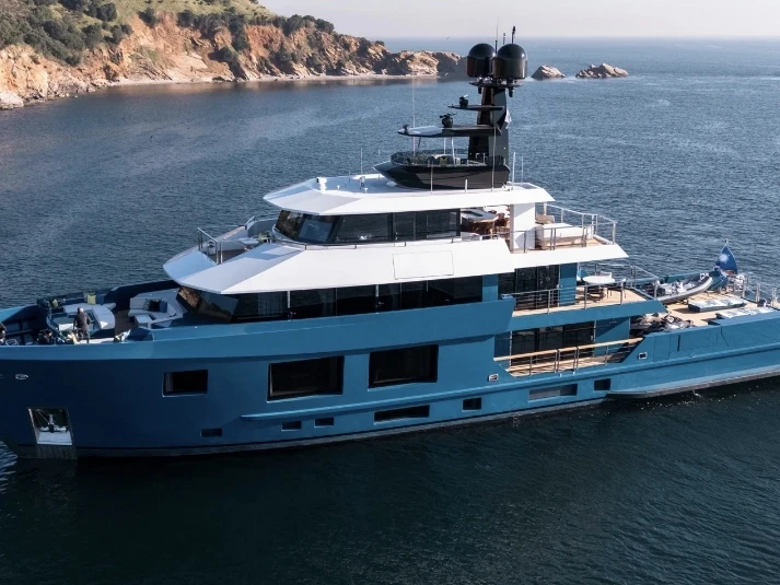 Rent a King Benji  First 45 Saint-Tropez