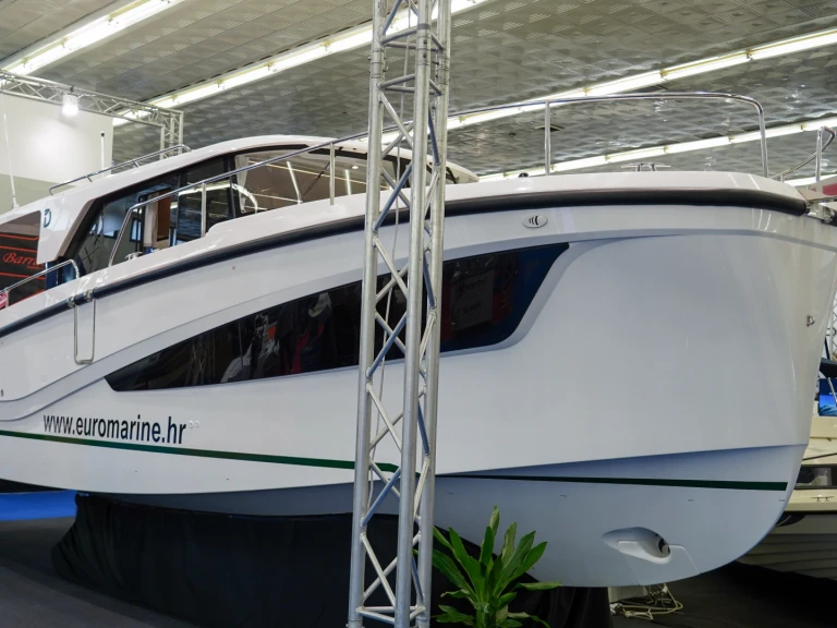 Delphia Delphia 10 Sedan in Split on SamBoat