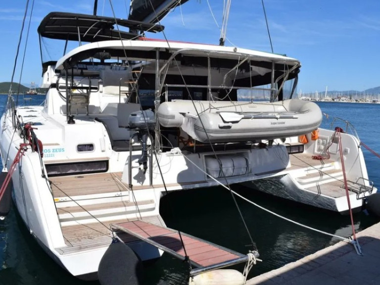 Bareboat Rental Catamaran Lagoon with a boat licence