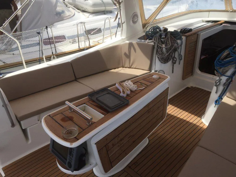 Yacht charter Alimos cheap Oceanis 50 Family
