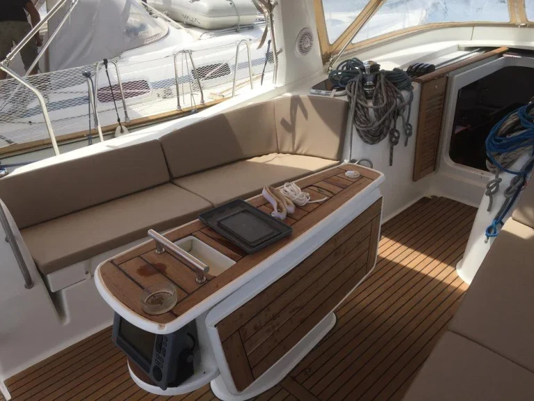 Yacht charter Alimos cheap Oceanis 50 Family