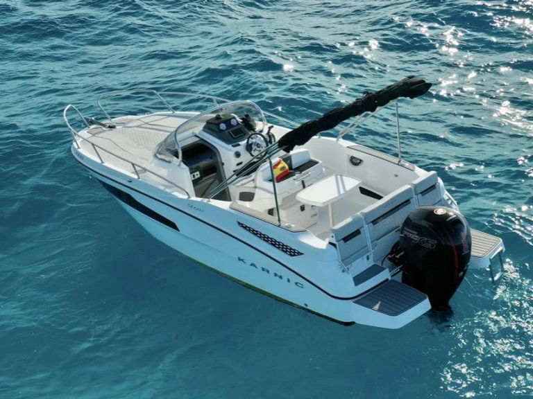 Bareboat Rental Motorboat Karnic with a boat licence