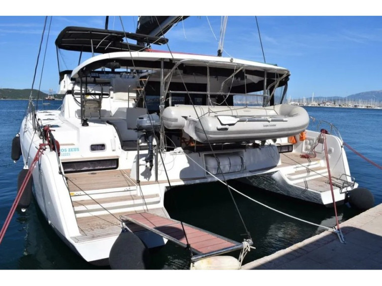 Bareboat Rental Catamaran Lagoon with a boat licence