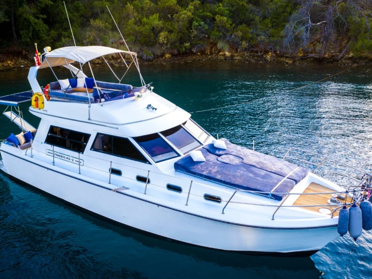 Bareboat Rental Luxury Yacht Princess with a boat licence