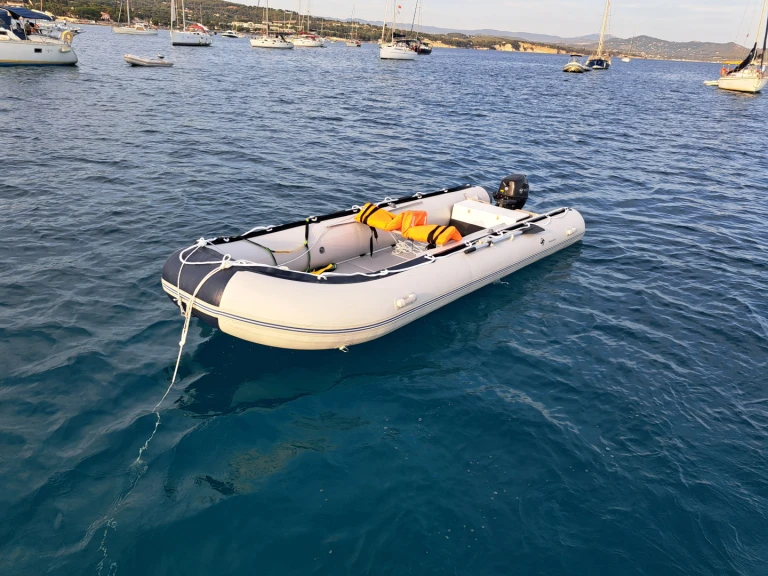 Motorboat for rent La Ciotat at the best price