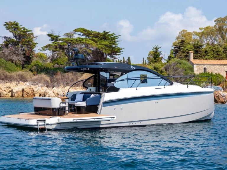 Motorboat rental with or without captain Bénéteau Dénia