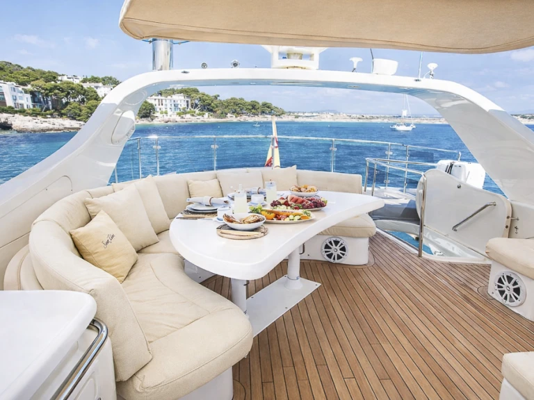 Luxury Yacht rental in Palma de Mallorca - Astondoa Astondoa 72 GLX