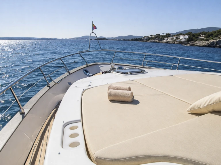 Yacht charter Palma de Mallorca cheap Astondoa 72 GLX
