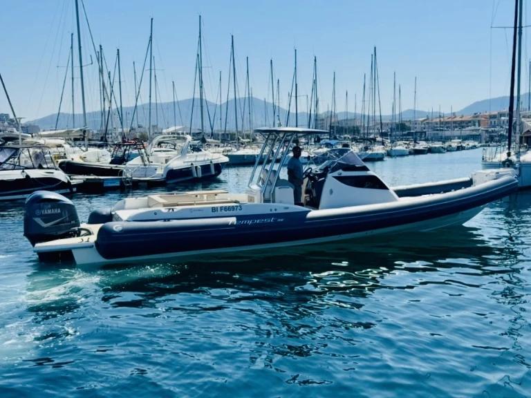 Boat rental Capelli Tempest 38 in Marseille on Samboat