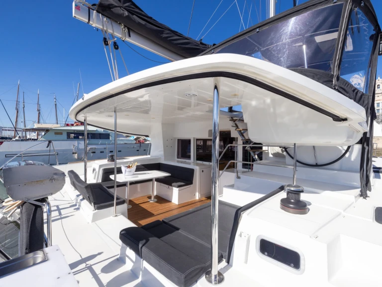 Lagoon Lagoon 450 charter bareboat or captained in  Costa de Lisboa