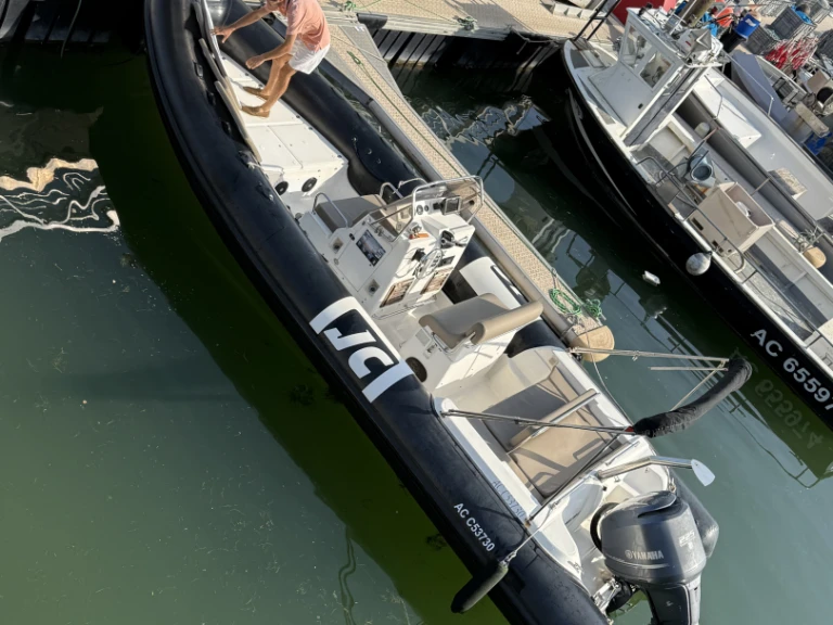 Yacht charter Arcachon cheap Clubman 26 Special