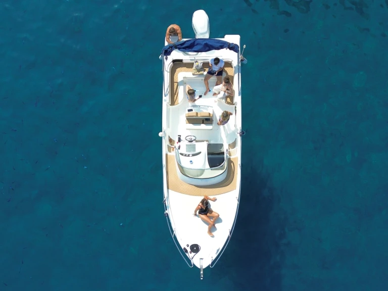 Motorboat rental with or without captain Saver Portals Nous