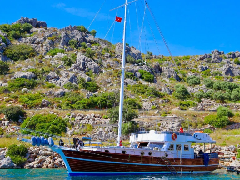 Bareboat Rental Sailboat Custom Made with a boat licence
