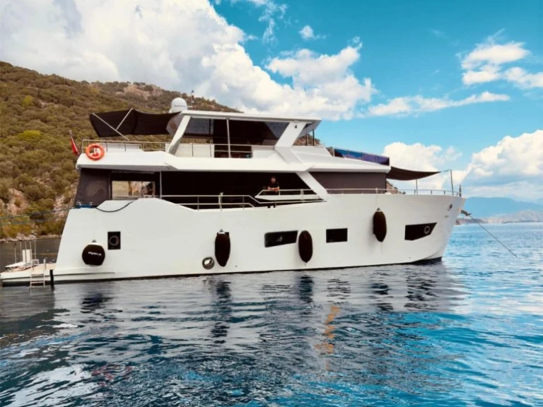 Bareboat Rental Motorboat Custom Made with a boat licence