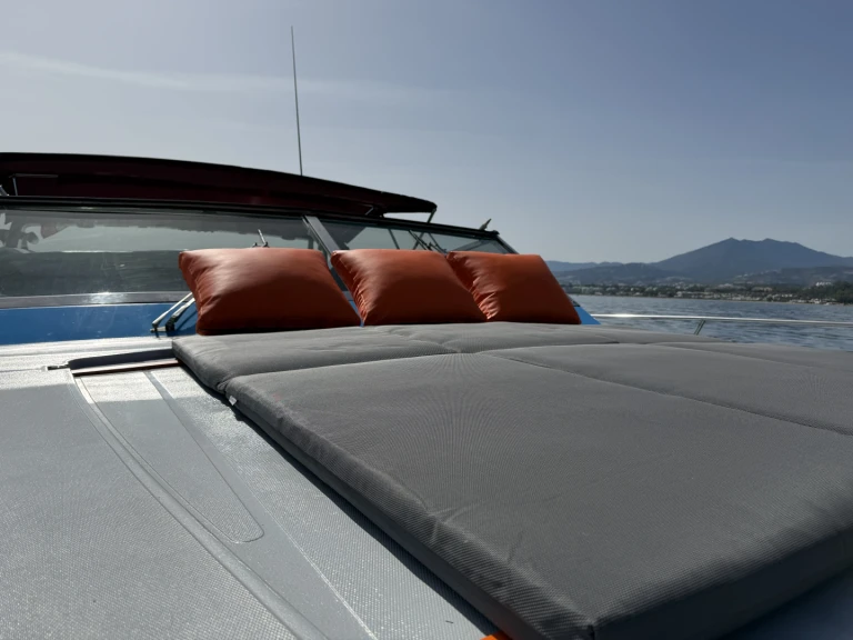 Rent a Ferretti Altura 47 Marbella