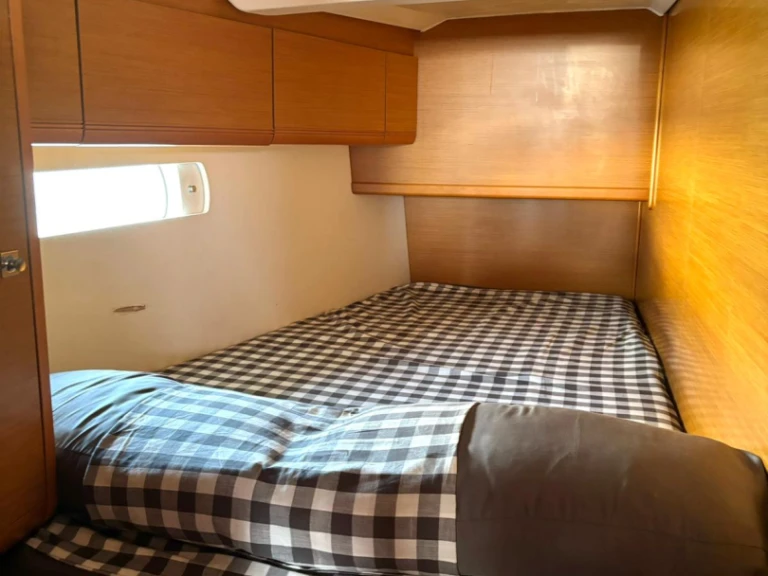 Rent a Jeanneau Sun Odyssey 509 La Pobla de Farnals