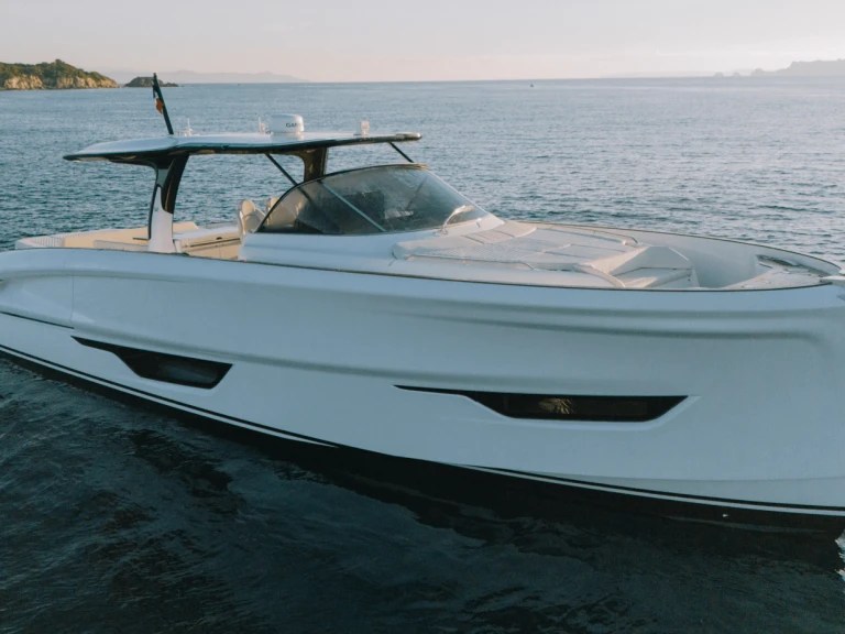 Bareboat Rental Luxury Yacht Solaris Power with a boat licence