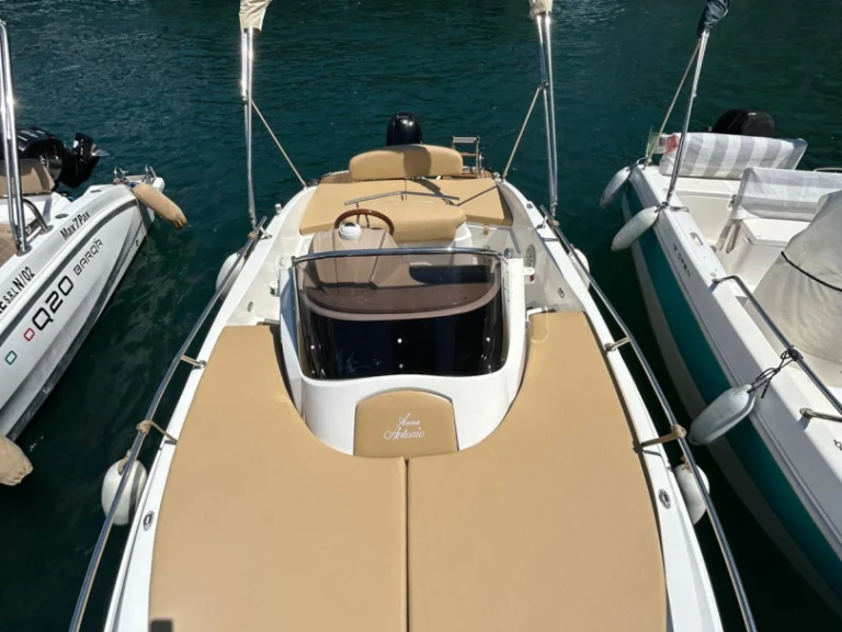 Motorboat rental with or without captain Romar Sorrento