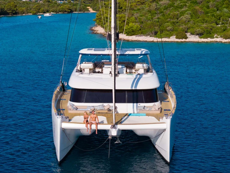 Rent a Sunreef HONEYBIRD Šibenik