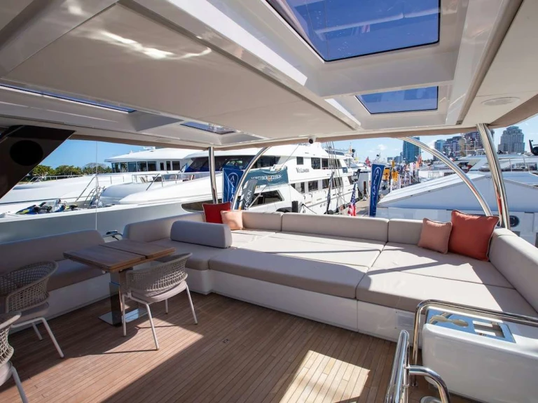 Bareboat Rental Luxury Yacht Lagoon with a boat licence