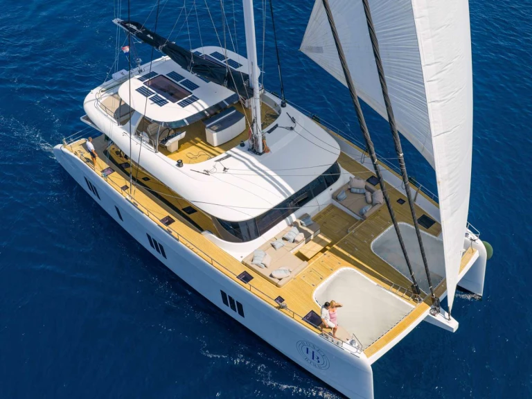 Luxury Yacht rental in Šibenik - Sunreef HONEYBIRD