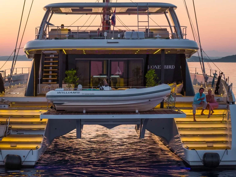 Luxury Yacht rental with or without captain Sunreef Šibenik