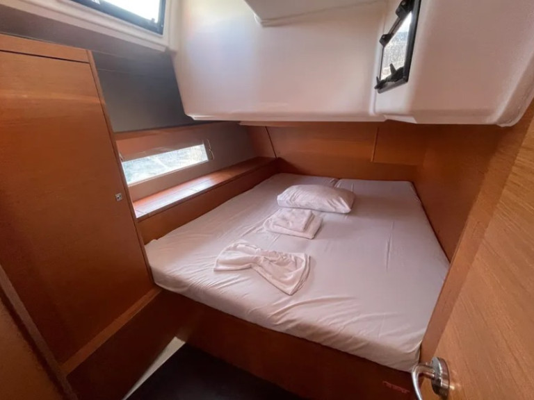 Bareboat Rental Sailboat Dufour with a boat licence