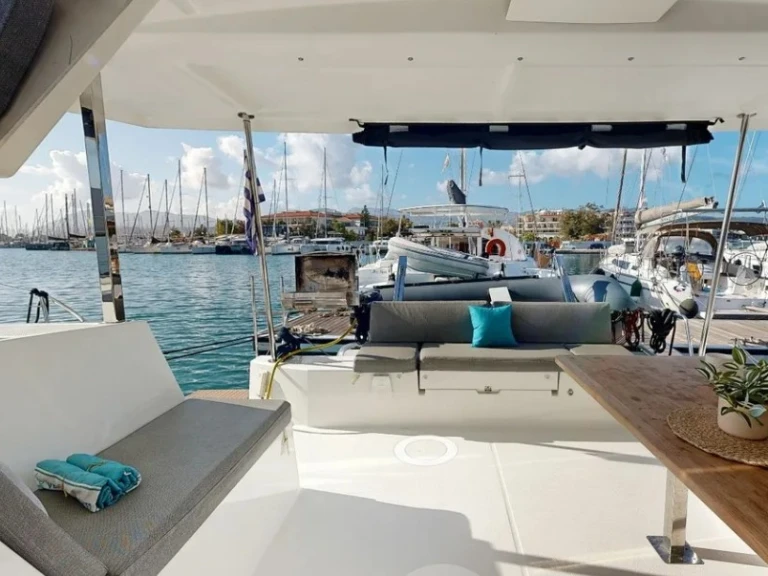 Yacht charter Paros (Island) cheap Isla 40