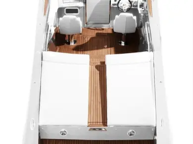 Bareboat Rental Motorboat Frauscher with a boat licence