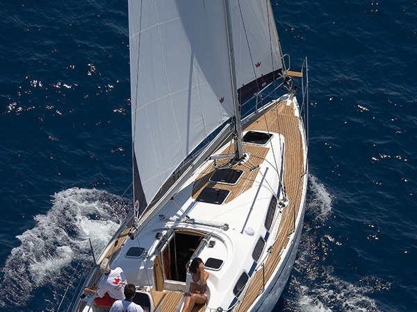 Boat rental Bavaria Bavaria 39 Cruiser in Tribunj on Samboat