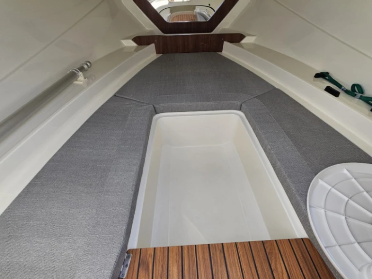 Boat rental Quicksilver Activ 755 Sundeck in Propriano on Samboat