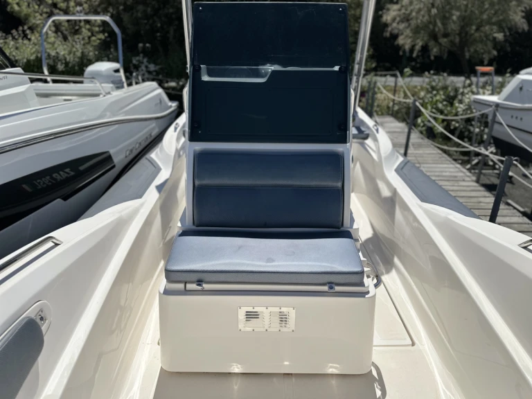 Zar Zar 79 SL in La Flotte on SamBoat
