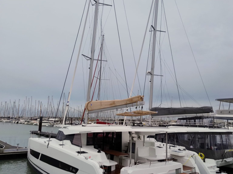 Bareboat Rental Catamaran Fountaine Pajot with a boat licence