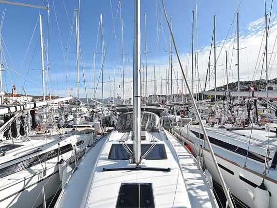 Rent a Dufour Dufour 382 Grand Large Pula