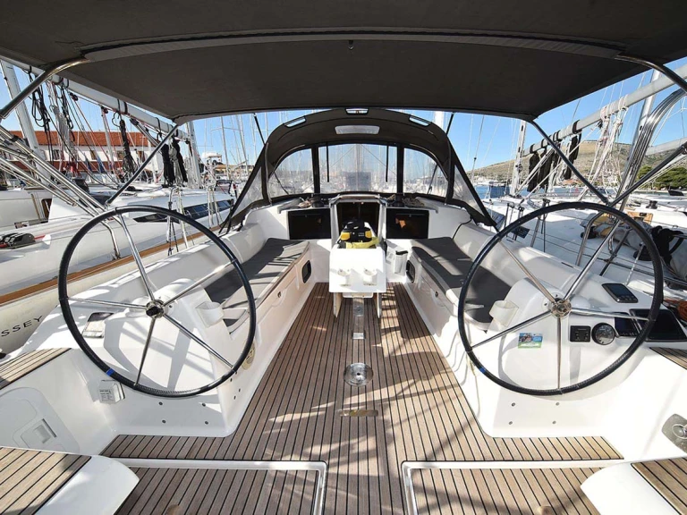 Yacht charter Pula cheap Dufour 382 Grand Large