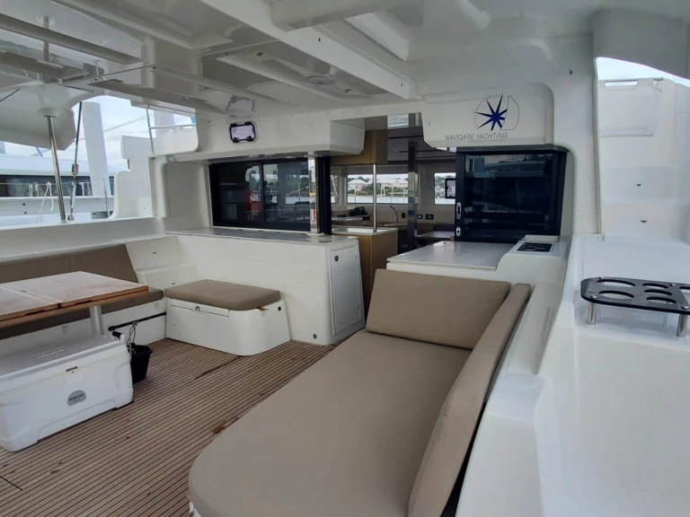 Catamaran for rent Nassau at the best price