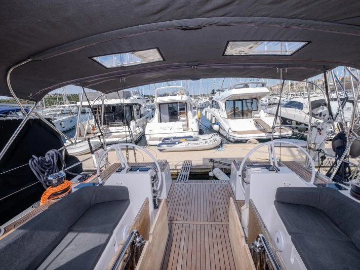 Sailboat rental in Šibenik - Elan Impression 50.1