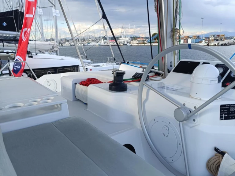 Yacht charter Nydri cheap Bali Catspace Voile