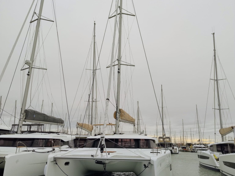 Bareboat Rental Catamaran Fountaine Pajot with a boat licence