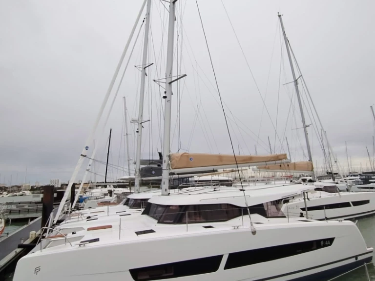 Yacht charter Trogir cheap Fountaine Pajot FP 44 Quatuor - 4 + 2 cab.
