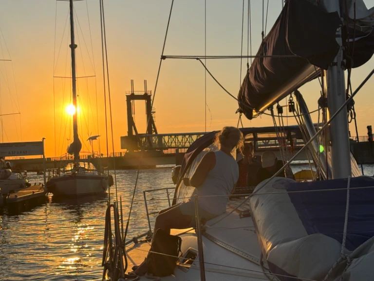 Sailboat for rent Saint-Malo at the best price