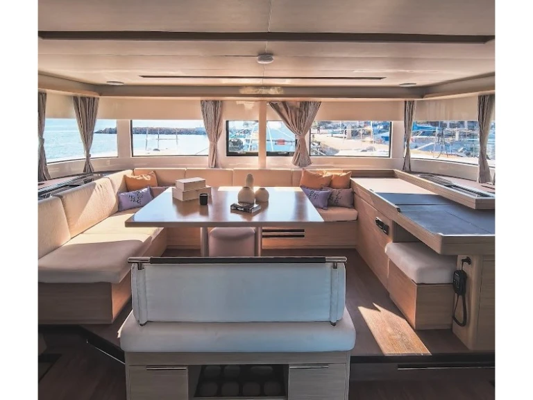 Catamaran rental in Tourlos - Lagoon Lagoon 51